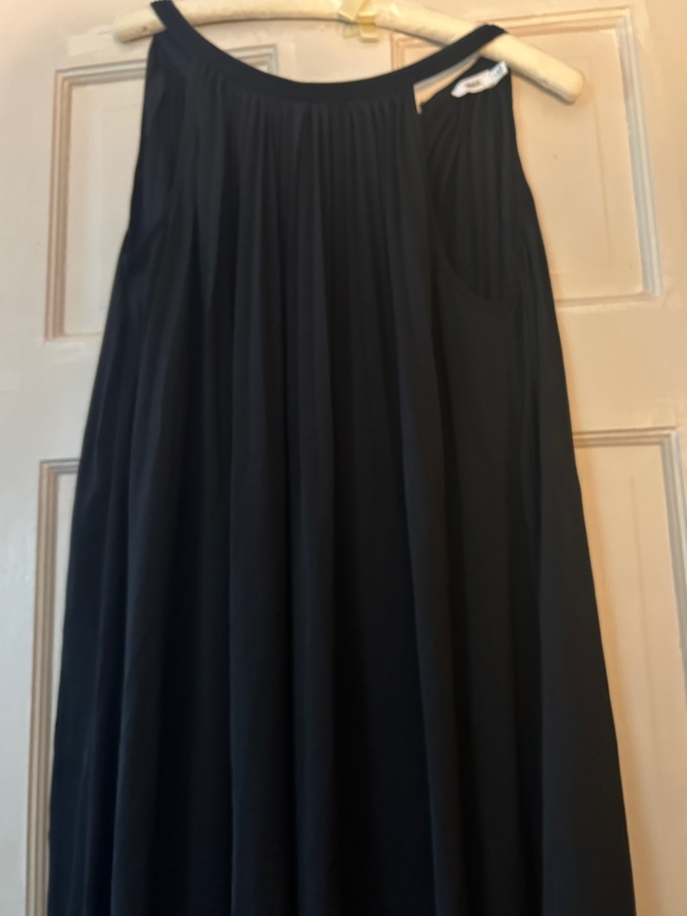 VINCE Black Pleated Flowy High Neck Maxi Gown Dress Sz 4 Vacation Resort Cruise